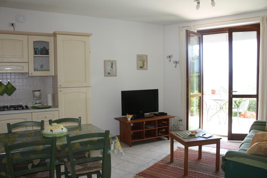 Appartamento Le Eriche Плезио Номер фото