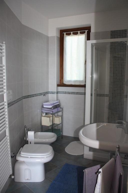 Appartamento Le Eriche Плезио Номер фото